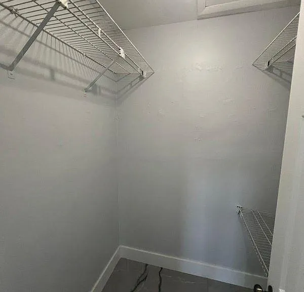 MASTER BEDROOM WALK-IN CLOSET 2