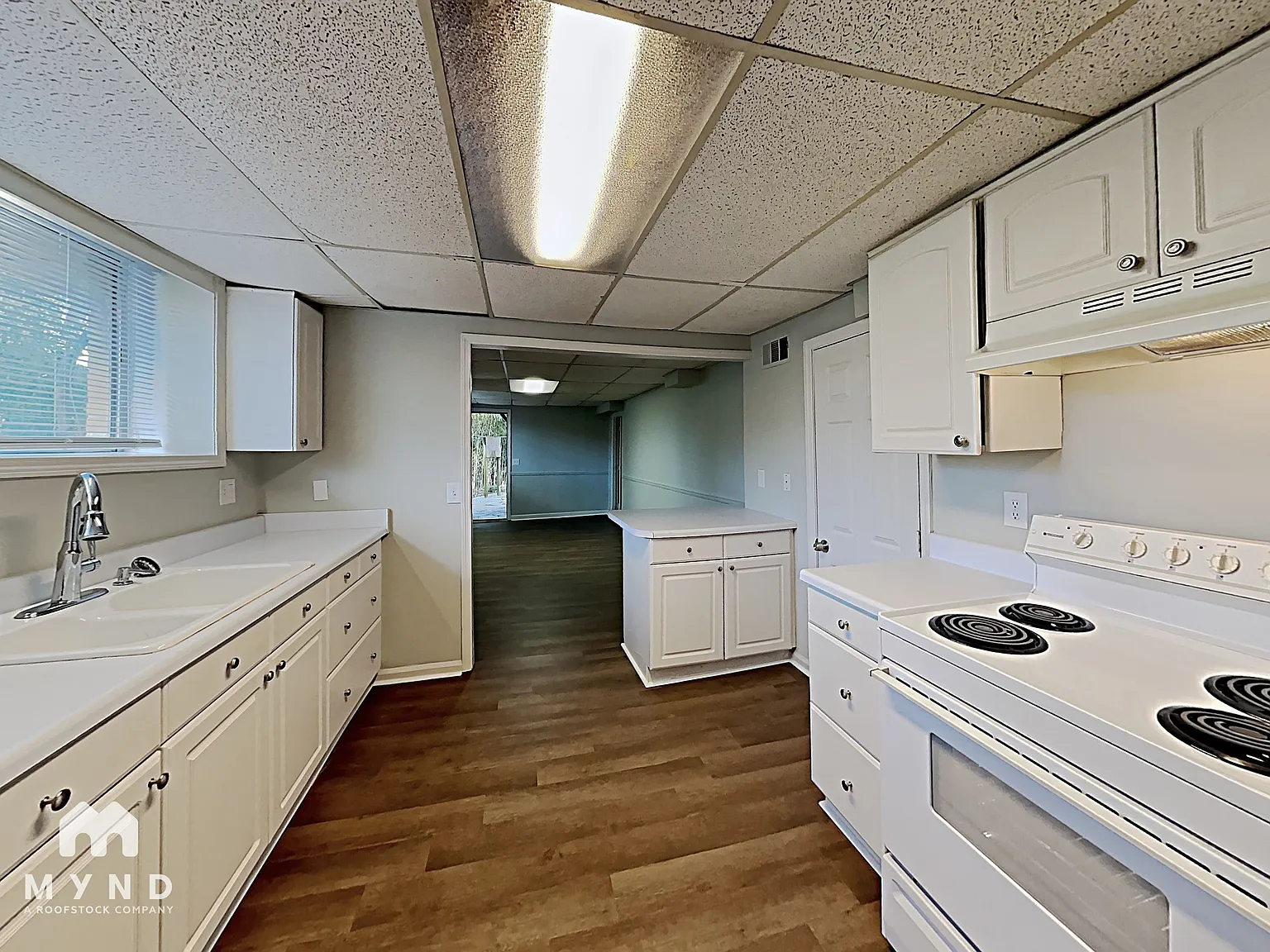4 bed, 3.0 bath, 1584 sqft, $2,090 — Photo 3