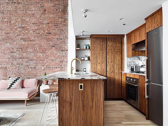 3rd image of 77 Bleecker St APT 631