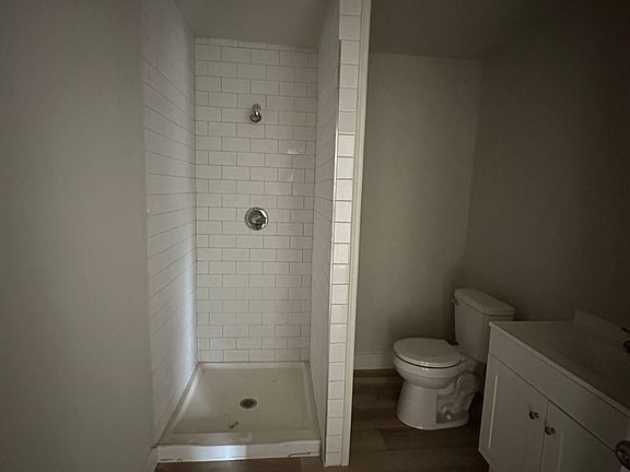 4th image of 1007 W 3rd St