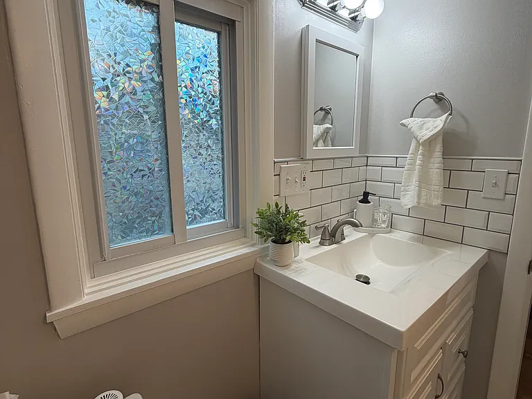 36 Edgemont Ave — Photo 4