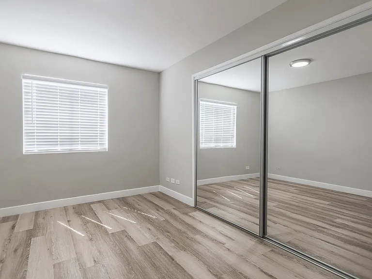 7918 Reseda Blvd — Photo 22