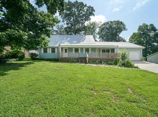 221 Magnolia Rd, Sparta, TN 38583