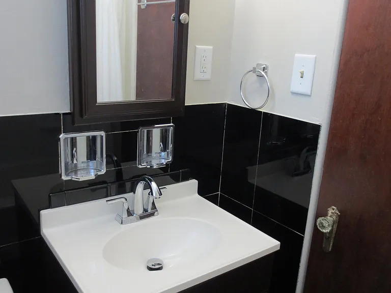 5712 Phillips Ave #B8 — Photo 17