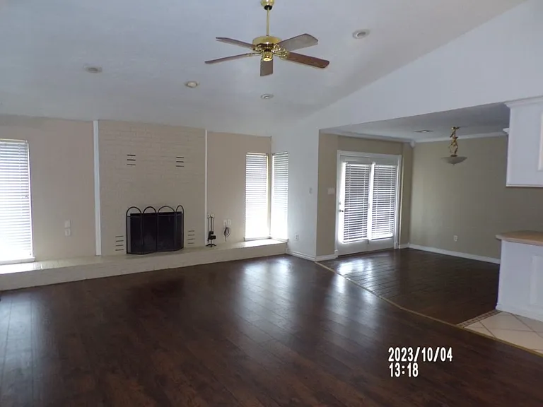 2408 NW Redwood Ln — Photo 4