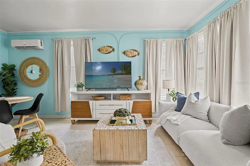 1 bed, 1.0 bath, 500 sqft, $1,300 — Photo 2