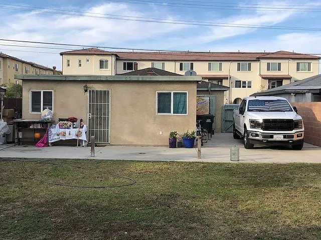 3 bed, 1284 sqft, $3,700 — Photo 4