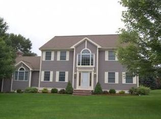 8 Redcoat Rd, Bedford, MA 01730