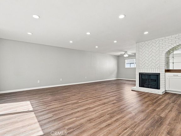 3rd image of 21900 Roscoe Blvd Unit 8