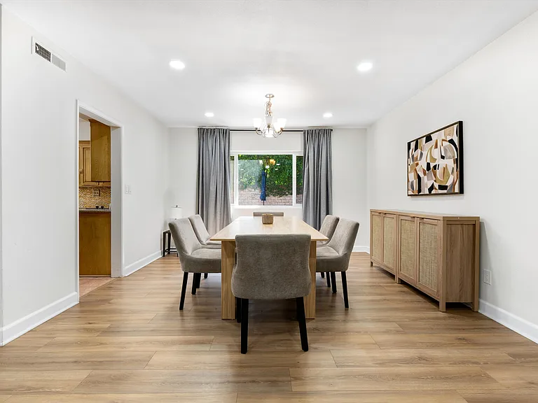 5400 Nagle Ave — Photo 12
