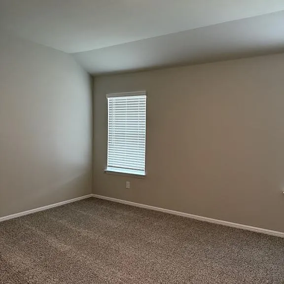 448 Kaufman Dr — Photo 14