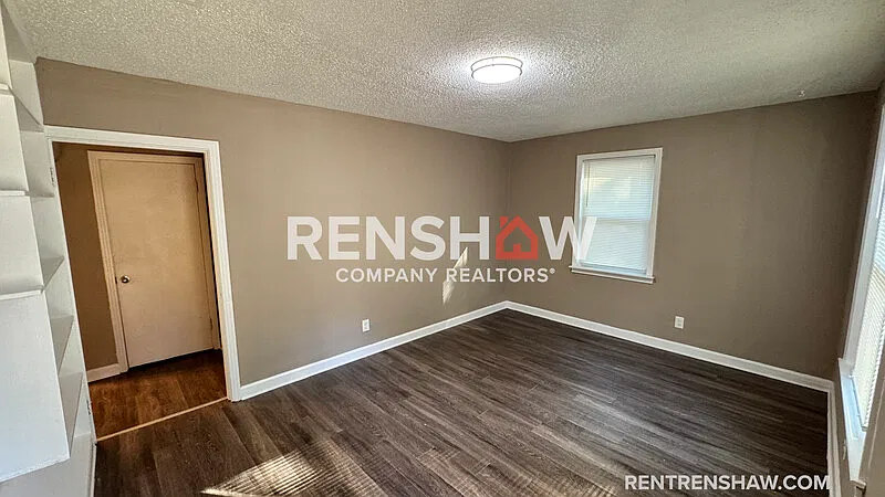 3 bed, 1.0 bath, 856 sqft, $1,085 — Photo 2