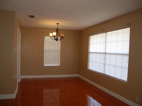 3rd image of 2705 Delano Ave