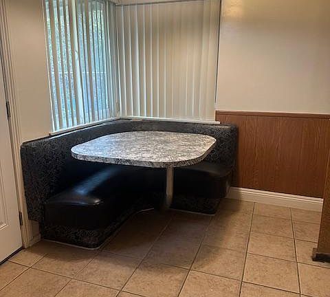 5th image of 258 Bloom Dr