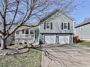 1120 NE Bryant Dr, Lees Summit, MO 64086