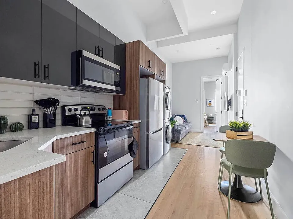 1118 Willoughby Ave #3L
