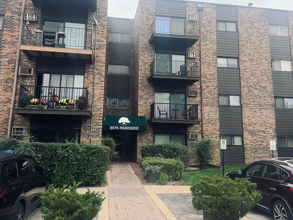 8970 Parkside Ave #304