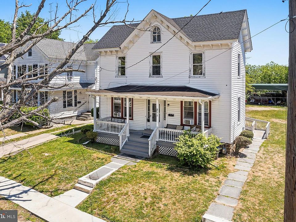 1st image of 211 Atlantic St