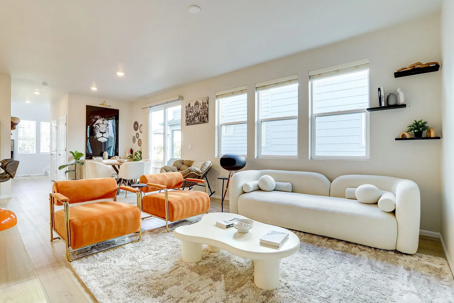 4 bed, 2.0 bath, 2798 sqft, $4,752 — Photo 1