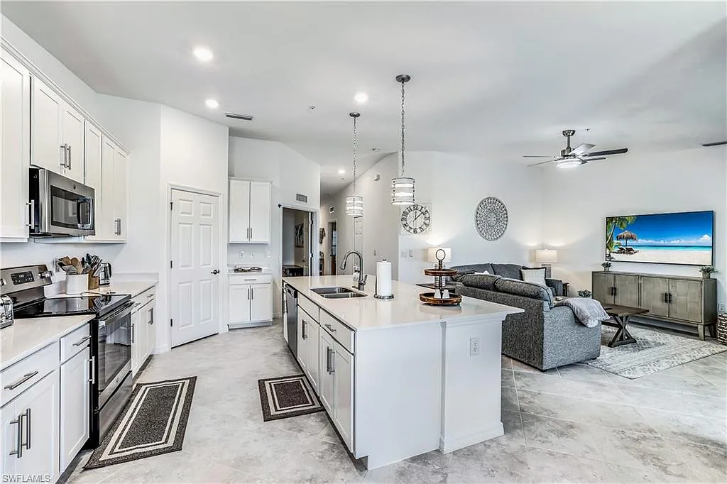 2 bed, 2.0 bath, 1366 sqft, $6,500 — Photo 4