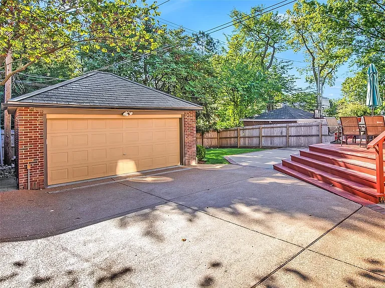 428 Edgewood Dr — Photo 26