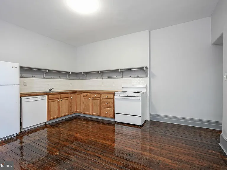 1525 Tasker St #1R — Photo 13