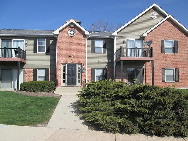 Exterior (Our balcony is top left)