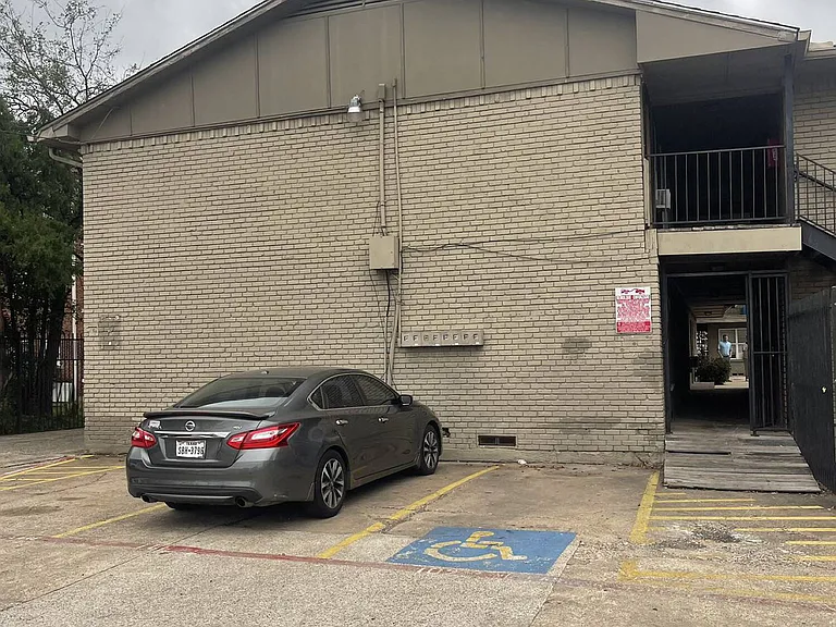 4509 Live Oak St #104 — Photo 11