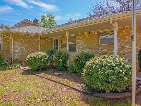 3rd image of 314 Woodside Dr