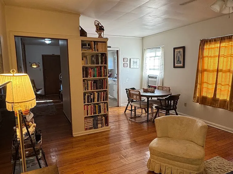 Windsor Terrace Apartments | 1 MONTH FREE with a 13 MONTH LEASE — Photo 41