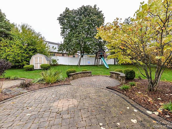 5th image of 617 Eastlook Dr