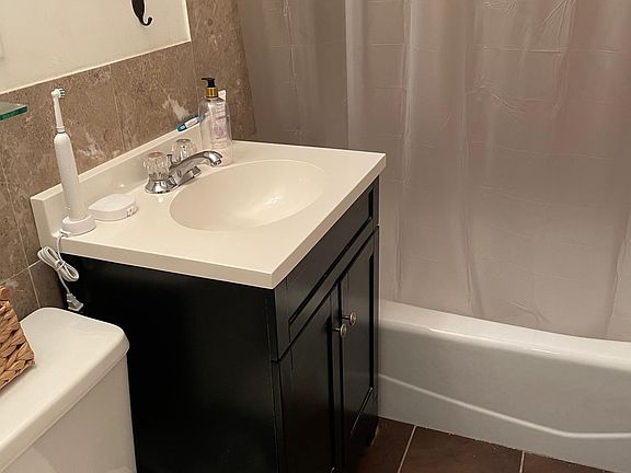 3rd image of 2902 Bell Blvd #1