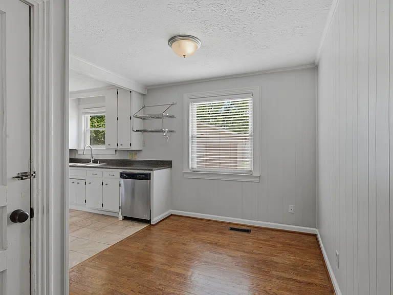 245 Thuss Ave — Photo 9