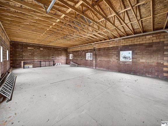 5th image of 314 Main St