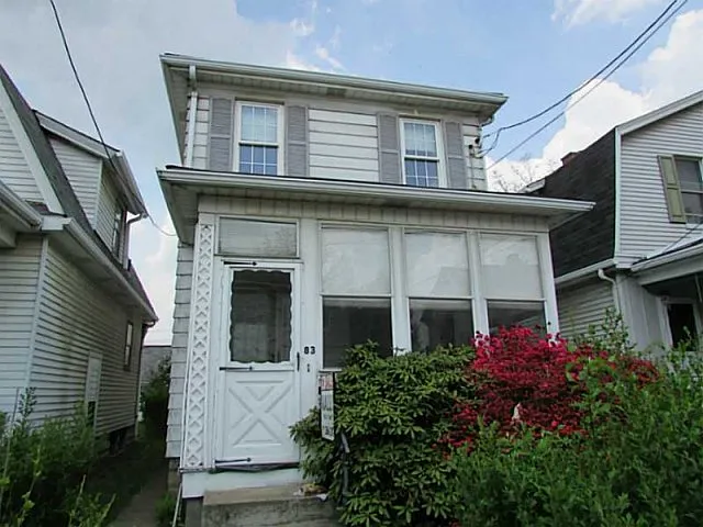 83 16th St photo 1