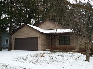 318 S Pine St, Stillman Valley, IL 61084
