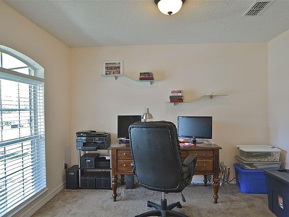 4th image of 541 Shiloh Dr