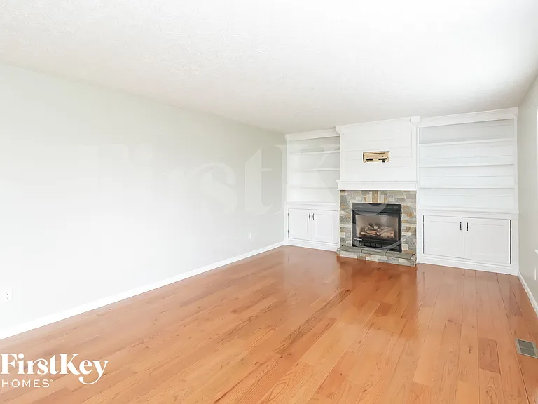 330 Bridle Creek Dr — Photo 3