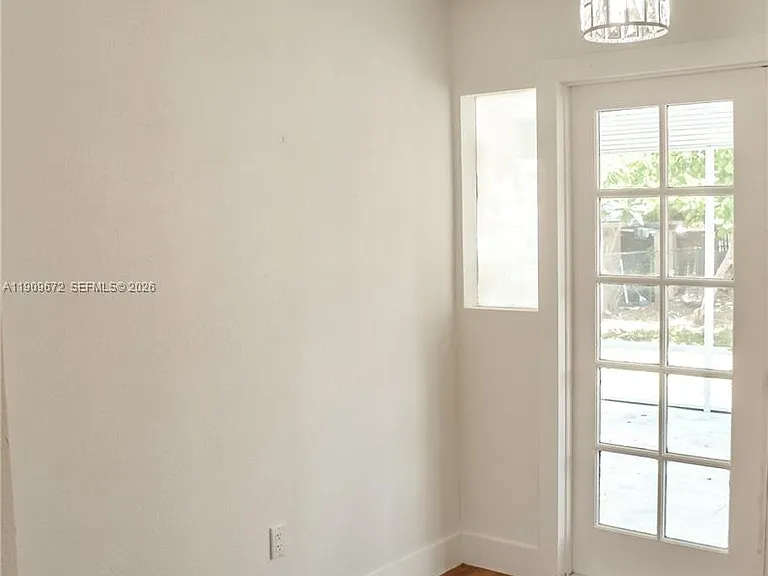 707 N J St — Photo 28