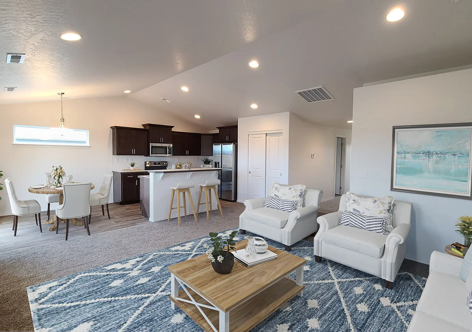 $2,350 - 3 Bed / 2 Bath Beautiful Open Layout Home in Cheney — Photo 1