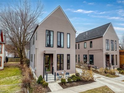5217 Franklin Blvd, Cleveland, OH, 44102
