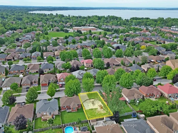 14 Kerfoot Cres, Georgina, ON L4P 4B8
