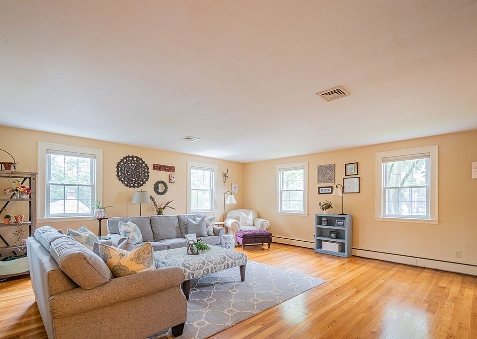 12 Longbow Rd, Lynnfield, MA 01940 Zillow