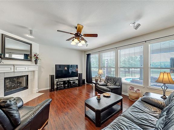 3rd image of 2204 Watercrest Dr