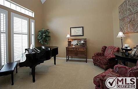 2nd image of 3332 Kimble Dr