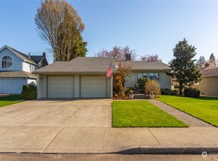 1007 Benson Ln, Lynden, WA 98264