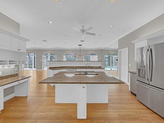 5th image of 1141 Myrtle Rd