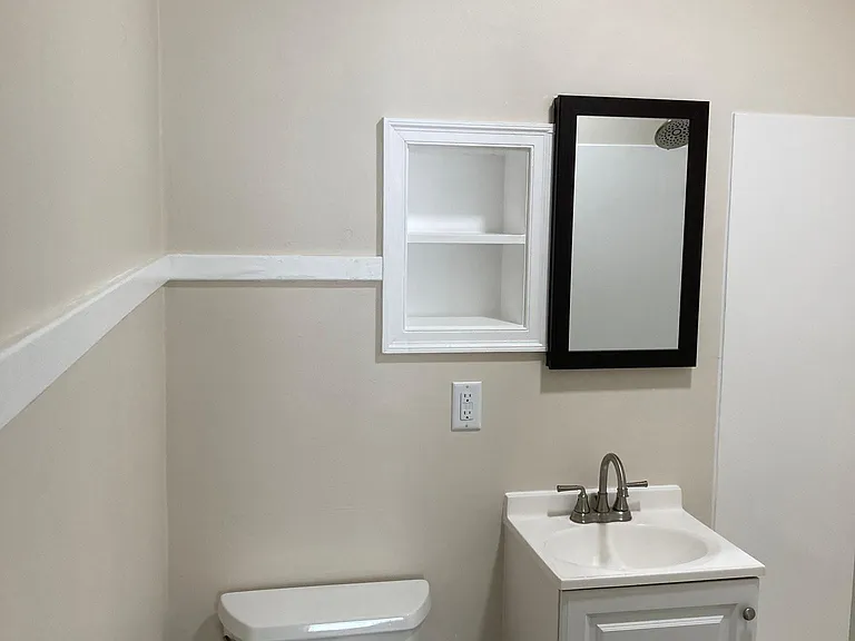400 Delafield St #2W — Photo 6