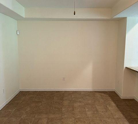 4th image of 9461 Tawnyberry St
