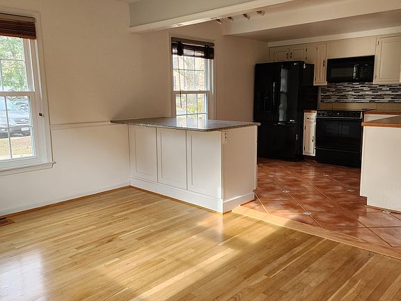 5th image of 3157 Lindenwood Ln